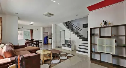 Halbfreistehendes Haus 2 Schlafzimmer 2 Bäder in Bandon, Thalang