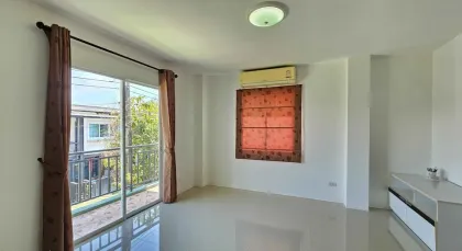 Halbfreistehendes Haus 2 Schlafzimmer 2 Bäder in Bandon, Thalang