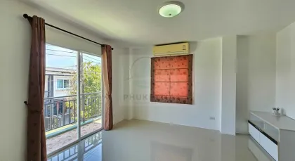 Halbfreistehendes Haus 2 Schlafzimmer 2 Bäder in Bandon, Thalang