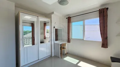 Halbfreistehendes Haus 2 Schlafzimmer 2 Bäder in Bandon, Thalang