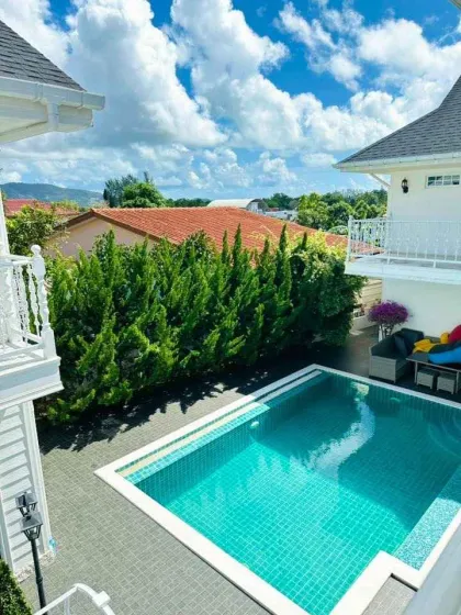 Villa de luxe 5 chambres avec piscine et grand terrain à Cherng Talay