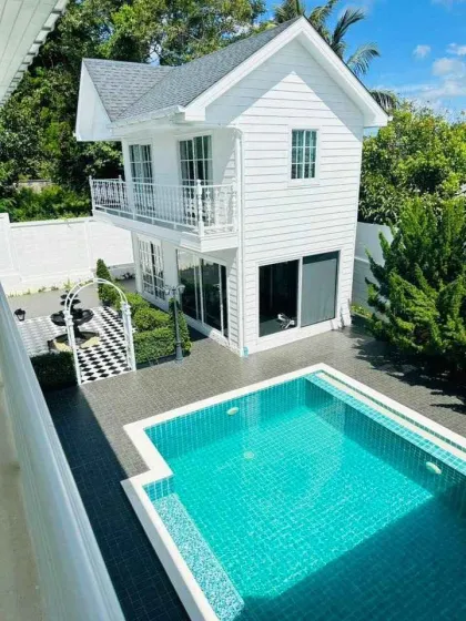 Villa de luxe 5 chambres avec piscine et grand terrain à Cherng Talay