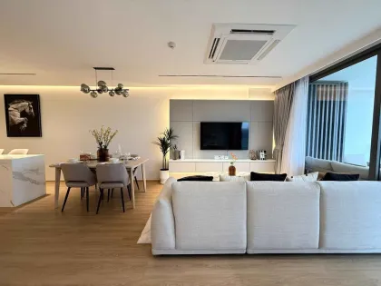 2-Bed 2-Bath Luxury Waterfront Condo in Bang Tao, Phuket