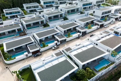 Новая премиальная вилла с 3 спальнями и бассейном в Clover Residence, Таланг