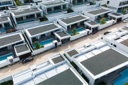 Новая премиальная вилла с 3 спальнями и бассейном в Clover Residence, Таланг