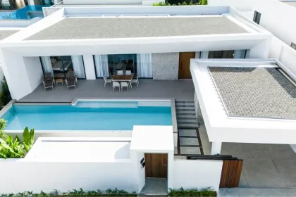 Новая премиальная вилла с 3 спальнями и бассейном в Clover Residence, Таланг
