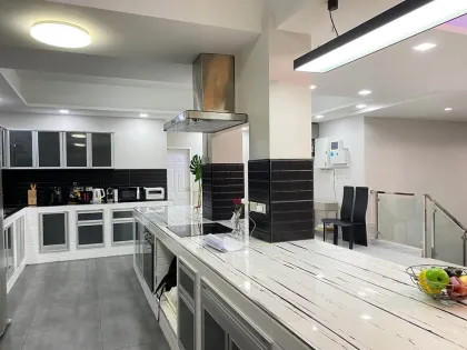 Villa à Kathu 5 chambres avec piscine privée à vendre