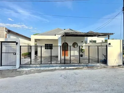 Casa Independiente de 3 Habitaciones en Bang Jo, Phuket