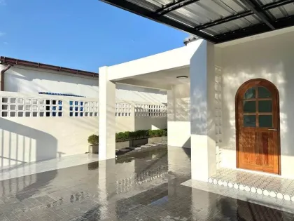 Casa Independiente de 3 Habitaciones en Bang Jo, Phuket