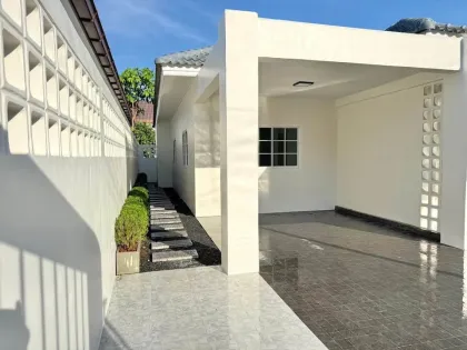 Casa Independiente de 3 Habitaciones en Bang Jo, Phuket