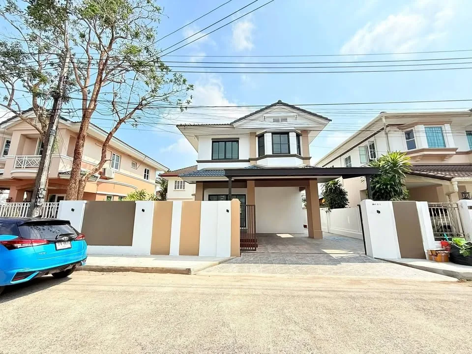 บ้านเดี่ยว 3 ห้องนอน 2 ห้องน้ำ ในโครงการ Land & Houses Park ชะลอง