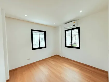 Einfamilienhaus mit 3 Schlafzimmern im Land & Houses Park Chalong zu verkaufen