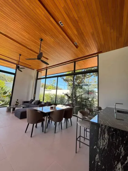 Вилла с 3 спальнями и частным бассейном в Botanica Four Seasons, Таланг