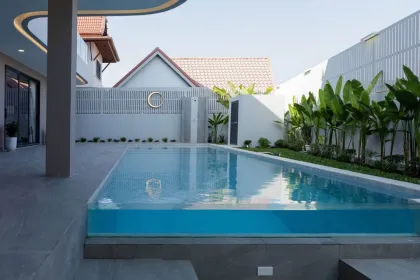 Luxuriöse 4-Schlafzimmer-Poolvilla in der Nähe des Rawai-Strands