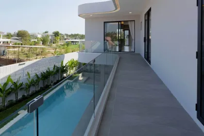 Luxuriöse 4-Schlafzimmer-Poolvilla in der Nähe des Rawai-Strands