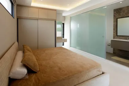 Luxuriöse 4-Schlafzimmer-Poolvilla in der Nähe des Rawai-Strands