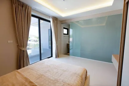 Luxuriöse 4-Schlafzimmer-Poolvilla in der Nähe des Rawai-Strands