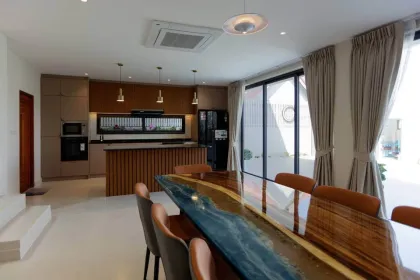 Luxuriöse 4-Schlafzimmer-Poolvilla in der Nähe des Rawai-Strands