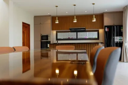 Luxuriöse 4-Schlafzimmer-Poolvilla in der Nähe des Rawai-Strands