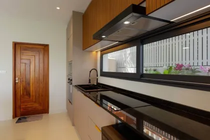 Luxuriöse 4-Schlafzimmer-Poolvilla in der Nähe des Rawai-Strands