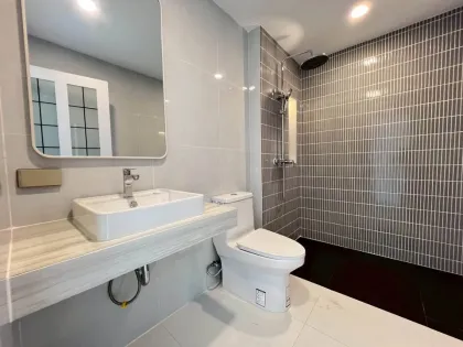 Пул вилла с 4 спальнями и 5 ванными в Land & Houses Siwalee2, Чалонг