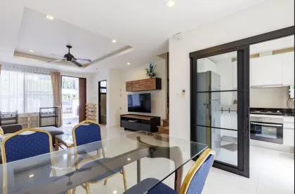 Maison de Ville 3 Chambres 3 Salles de Bain à Laguna Phuket Près de la Plage Bang Tao