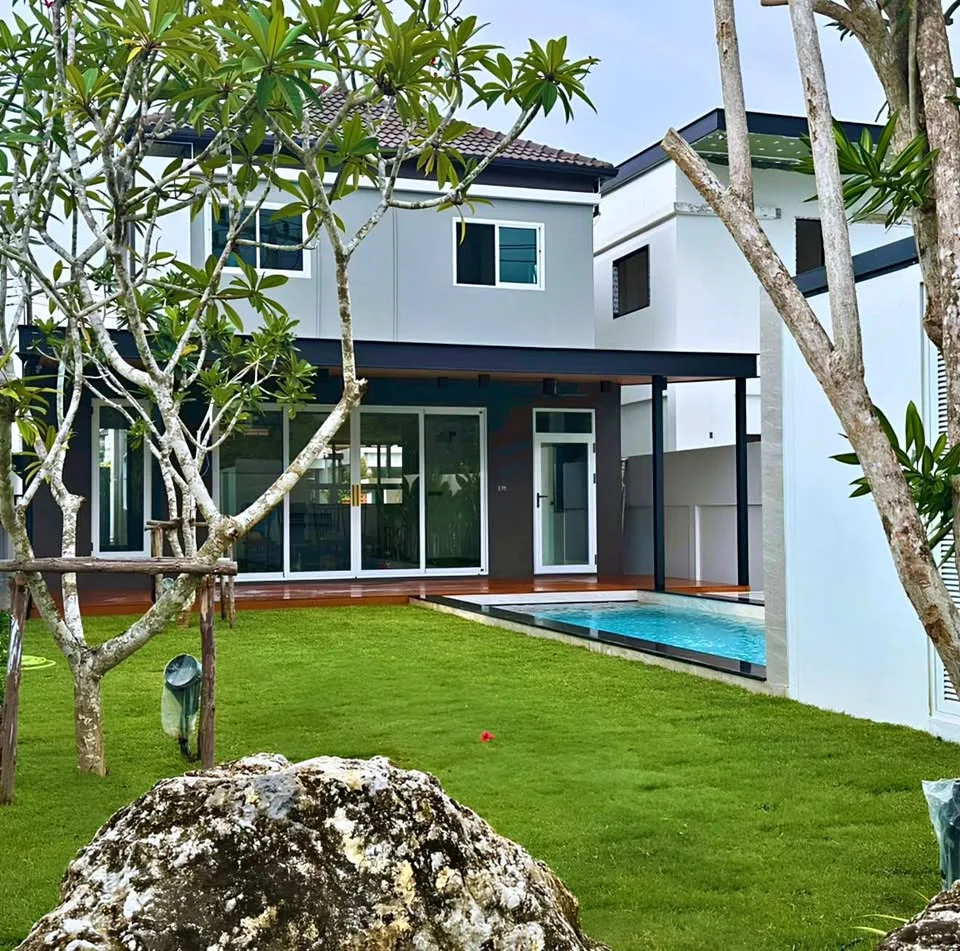 Villa con piscina de 3 habitaciones en Premier Park, Koh Kaew