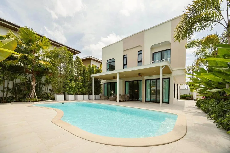 Neue moderne 3-Schlafzimmer Poolvilla in Bangjo, Phuket