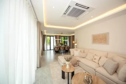 Современная вилла с 3 спальнями и бассейном в Бангджо, Пхукет