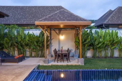 Moderna Villa de 4 Dormitorios con Piscina en Rawai Phuket