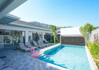 Luxusvilla mit 3 Schlafzimmern und Pool nahe Rawai & Nai Harn