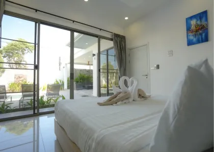 Luxusvilla mit 3 Schlafzimmern und Pool nahe Rawai & Nai Harn