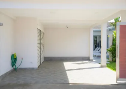 Luxusvilla mit 3 Schlafzimmern und Pool nahe Rawai & Nai Harn