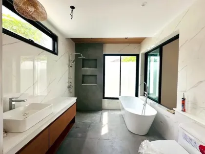 Вилла с бассейном в продаже в Neramit Village 5, Таланг