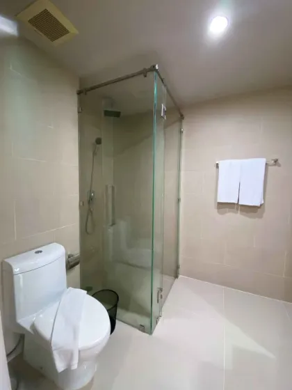 Appartement 2 Chambres 2 Salles de Bain au Veloche Group Condominium, Plage de Karon