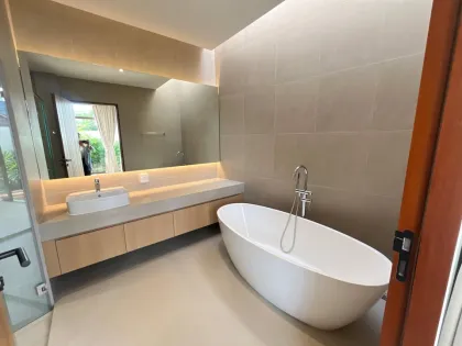 Luxuriöse tropische Privatpoolvilla 2 Schlafzimmer, 2 Bäder