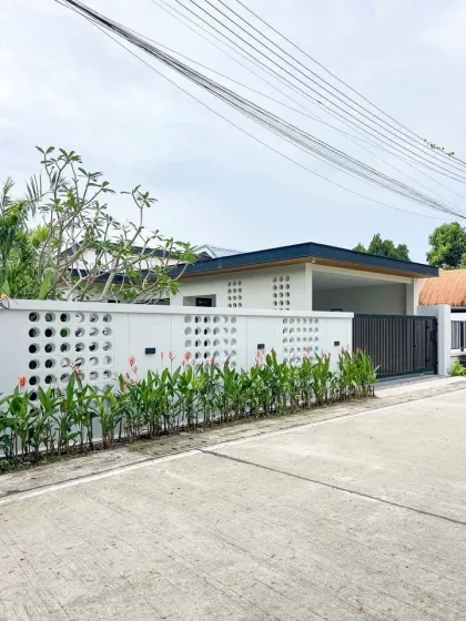 2-Bedroom 3-Bathroom Pool Villa near Laguna Cherngtalay, Nai Yang
