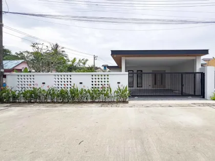 2-Bedroom 3-Bathroom Pool Villa near Laguna Cherngtalay, Nai Yang