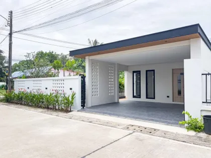 2-Bedroom 3-Bathroom Pool Villa near Laguna Cherngtalay, Nai Yang