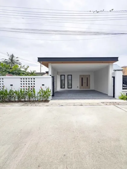 2-Bedroom 3-Bathroom Pool Villa near Laguna Cherngtalay, Nai Yang