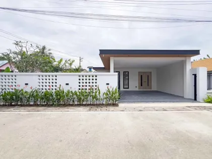 2-Bedroom 3-Bathroom Pool Villa near Laguna Cherngtalay, Nai Yang