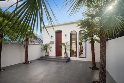 Вилла с бассейном в стиле Бали на продажу в Таланг, Пхукет