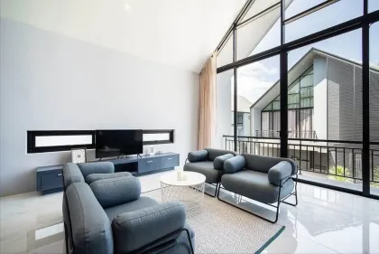 Luxuriöse 3-Zimmer-Villa mit Pool in Bangtao
