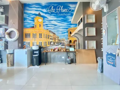 Immeuble spacieux de 14 chambres et 15 salles de bain à Phuket
