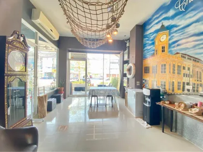 Immeuble spacieux de 14 chambres et 15 salles de bain à Phuket