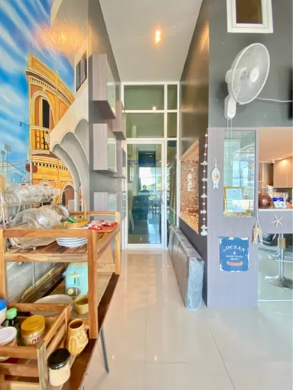 Immeuble spacieux de 14 chambres et 15 salles de bain à Phuket
