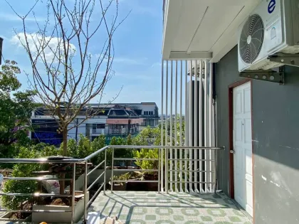 Immeuble spacieux de 14 chambres et 15 salles de bain à Phuket