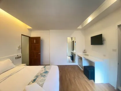 Immeuble spacieux de 14 chambres et 15 salles de bain à Phuket