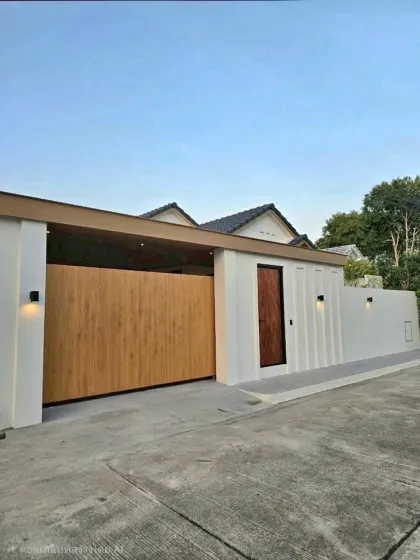 Villa rénovée 3 chambres à Parichart Village, Chalong