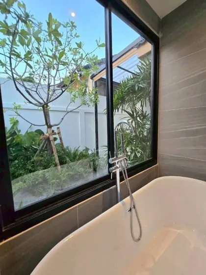 Villa rénovée 3 chambres à Parichart Village, Chalong